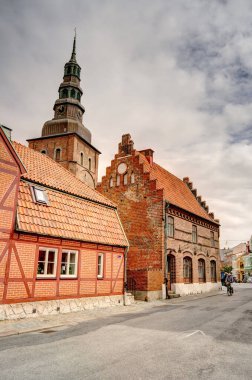  YSTAD, İsveç - Temmuz 2015: Yaz mevsiminde tarihi merkez