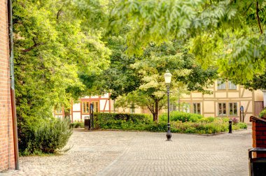  YSTAD, İsveç - Temmuz 2015: Yaz mevsiminde tarihi merkez