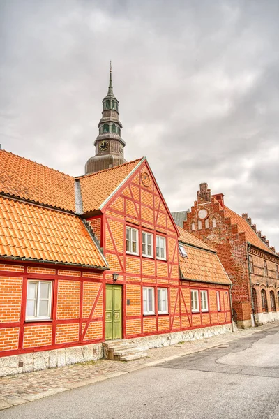  YSTAD, İsveç - Temmuz 2015: Yaz mevsiminde tarihi merkez