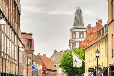 Helsingborg, İsveç - Ağustos 2022: Bulutlu havada tarihi merkez