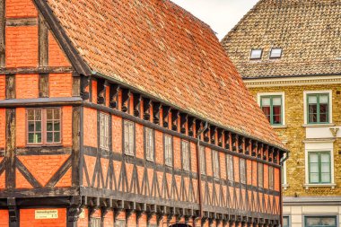 Helsingborg, İsveç - Ağustos 2022: Bulutlu havada tarihi merkez