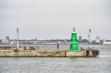 Helsingor, Danimarka - Ağustos 2022: Bulutlu havada tarihi merkez