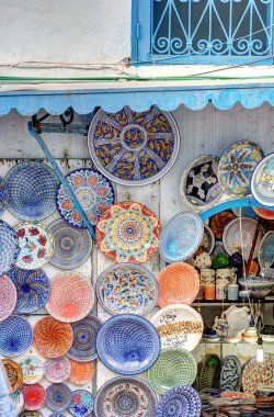 Sidi Bou Said, Tunus - Eylül 2022: Güneşli havada tarihi merkez, HDR Görüntü