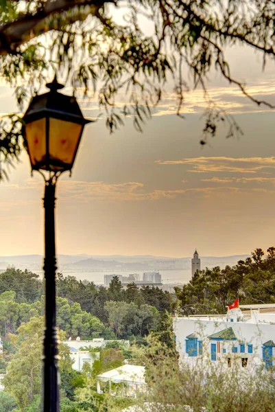 Sidi Bou Said, Tunus - Eylül 2022: Güneşli havada tarihi merkez, HDR Görüntü