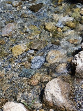 Dağlardaki güzel kayalık arka plan.