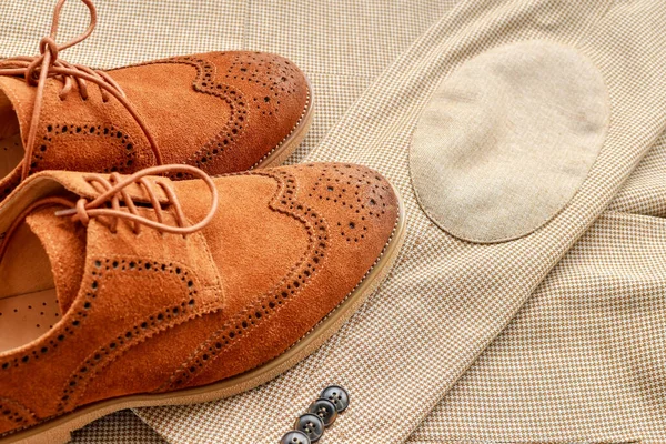Men Brown Suede Brogue Shoes Combined Light Beige Blazer Selective — Stock Photo, Image