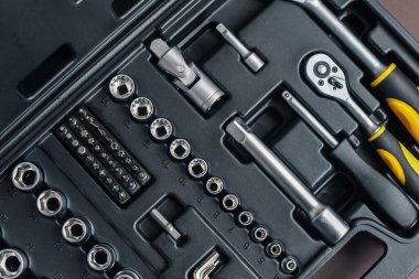 Tamir için üst görünüm çelik iş araçları.