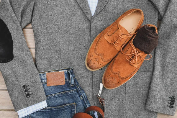 Een Paar Bruine Suède Derby Schoenen Blauwe Jeans Lederen Tas — Stockfoto
