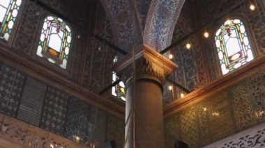 İSTANBUL, TURKEY - MAYIS, 21, 2019: İstanbul 'daki Mavi Cami' nin içini büyüt
