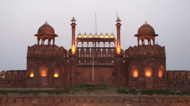 Close up red forts lahori gate at dusk in old delhi — Video