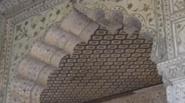 DELHI, INDIA - 15 Mart 2019: Delhi 'deki tarihi diwan-i-khas' ın 4K 60p.