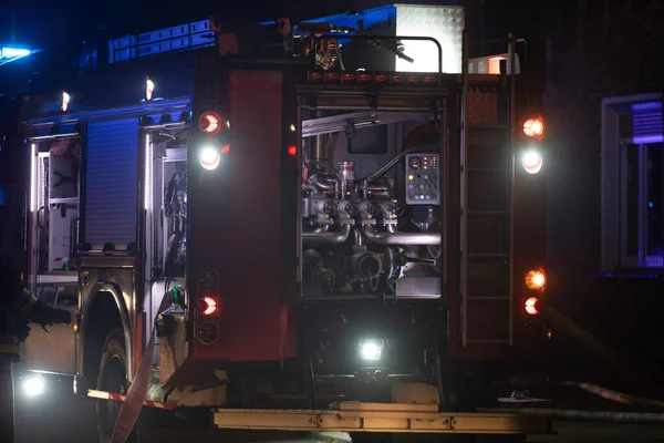 Пожарные Вызвали Пожарную Команду Маленьком Городке — стоковое фото