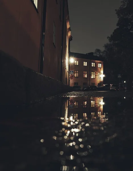 Utsikt Över Upplysta Byggnader Staden Natten — Stockfoto