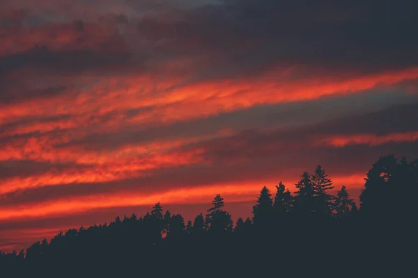 Landskab Mod Skyer Himlen Ved Solnedgang - Stock-foto