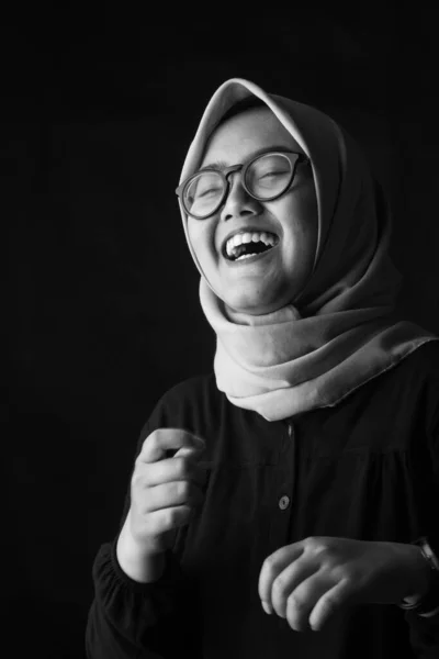 Beautiful Young Muslim Girl Praying Studio Black White — Zdjęcie stockowe