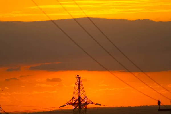 Електричні Вежі Кабелі Під Час Заходу Сонця — стокове фото