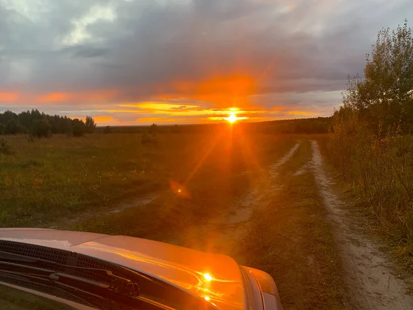 Landweg Weide Richting Zonsondergang — Stockfoto