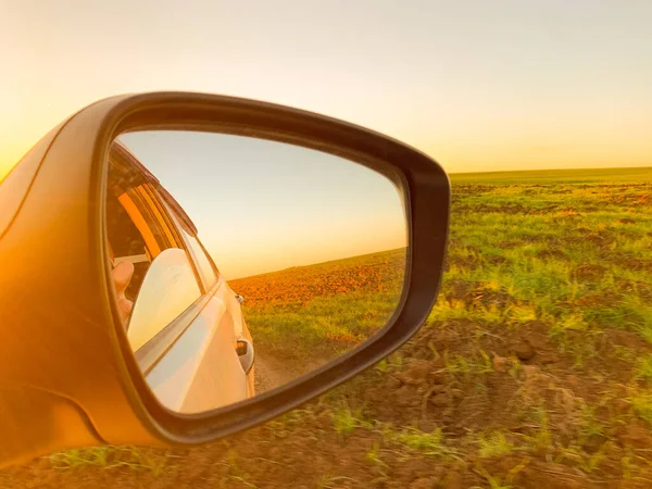 Travel Car Concept Sunset Side Mirror Natureside — стоковое фото