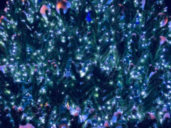 Árbol Navidad Decorado Con Guirnaldas Fondo — Foto de Stock