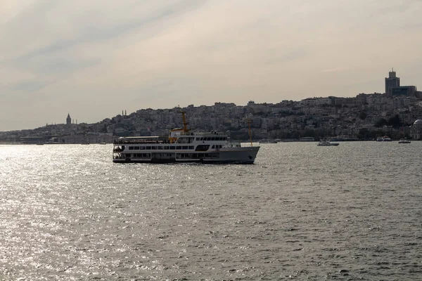 View Ferry Boat Bosphorus European Side Istanbul Sunny Summer Day — Stok fotoğraf