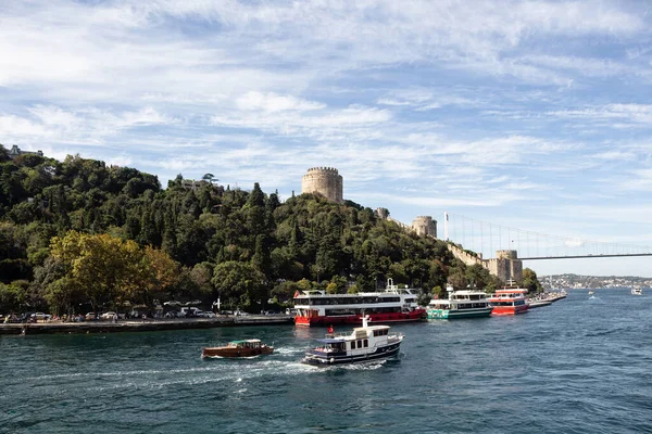 View Boats Passing Bosphorus Historical Fortress Called Rumeli Hisari European — Stok fotoğraf