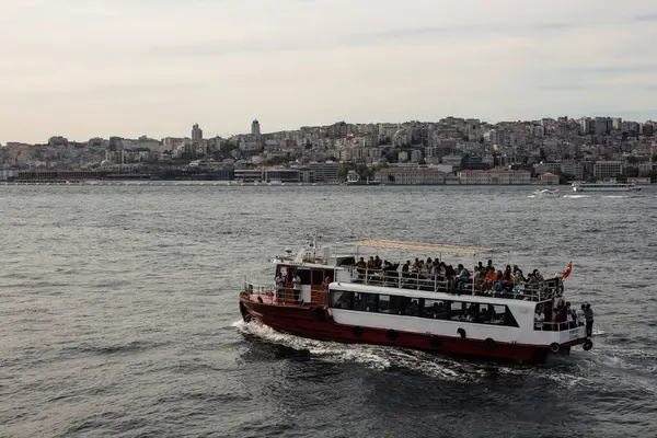 View Cruise Tour Boat Bosphorus Beyoglu District European Side Istanbul — Stock Photo, Image