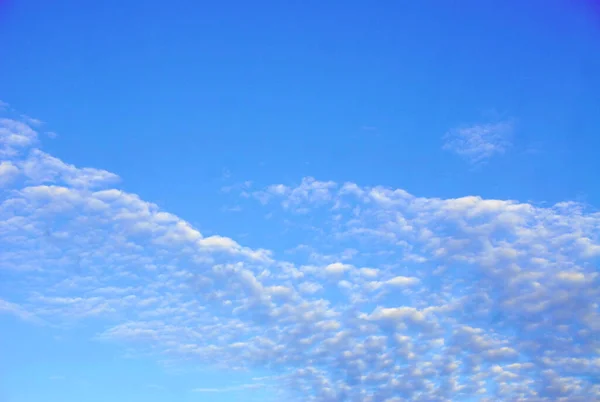 Blue Calm Evening Sky Clouds — Photo