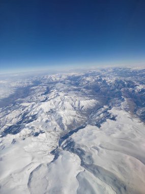 Hindistan dağ sırasının kuş bakışı manzarası 