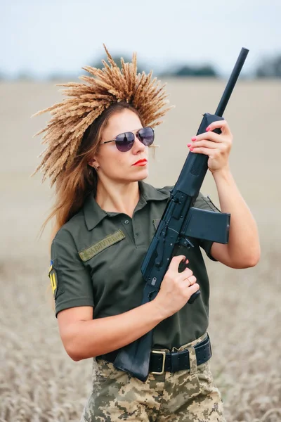 Female Soldier Military Uniform Girl Military Uniform Weapon Ukrainian Woman — Foto Stock