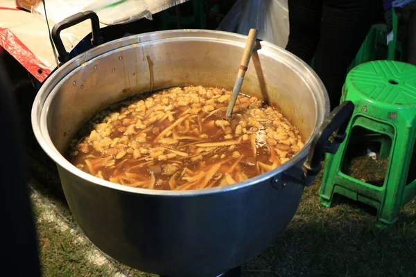 Kanom Jeen Curry Fish Balls Yaowarat Night Markett Bangkok Thailand — Stockfoto