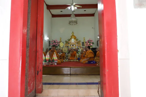 Newly Ordained Buddhist Monks Pray Priest Procession Newly Ordained Buddhist — Stock Photo, Image