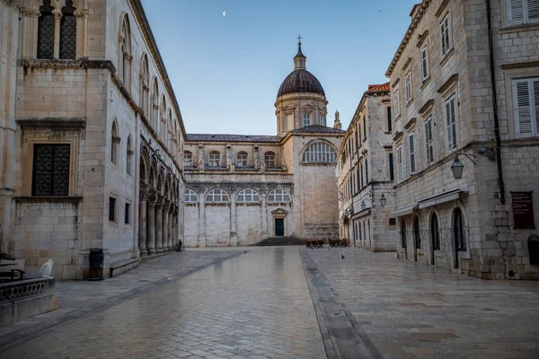 Old Town Dubrovnik Streets Old Buildings Moon Out — Foto Stock