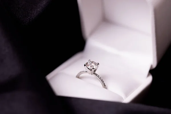 Diamond Wedding Engagement Ring Box Black Fabric — Stockfoto
