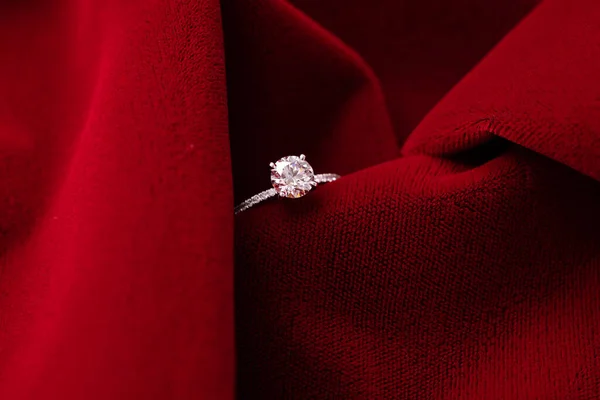 Diamond Wedding Engagement Ring Red Fabric — Stock Photo, Image