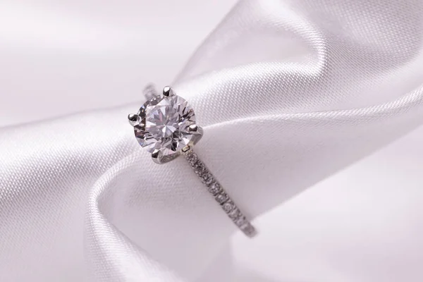 Diamond Wedding Engagement Ring White Fabric — Stock Photo, Image