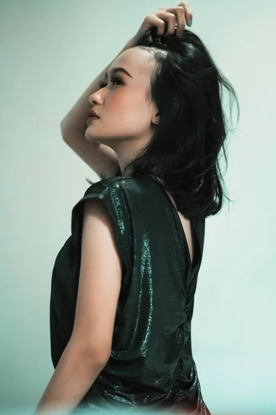 Rear Look Asian Women Wearing Black Dress While She Holding — Stok Foto