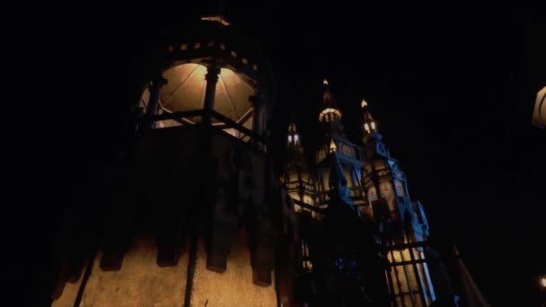 Beautiful Palace Dark Night Warm Lighting Huge Tower Castle — ストック動画