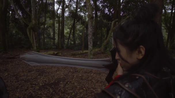 Combat Chinese Woman Armored Costume Sword Jungle — Stockvideo