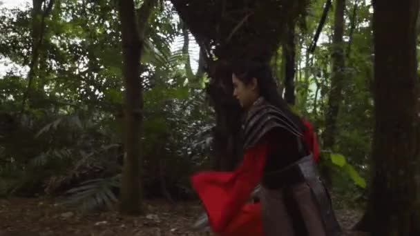 Armored Chinese Woman Running Red Costume Tree Forest — Stok video