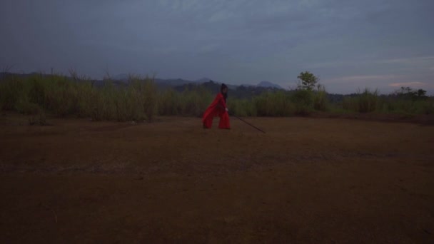 Asian Woman Drawing Line Soil Ground While Wearing Chinese Traditional — Stock video