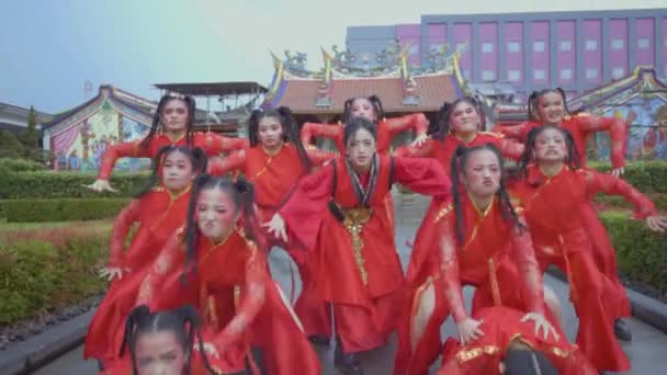 Bandung Indonésia Outubro 2021 Grupo Adolescentes Asiáticos Dançando Uma Dança — Vídeo de Stock