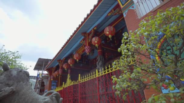 Architecture Chinese Temple Unique Design Red Colors Daylight — ストック動画