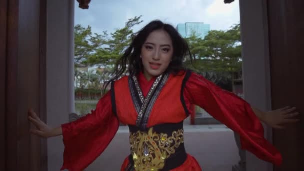 Beautiful Chines People Dancing Energy While Wearing Cheongsam Front Chinese — Stockvideo