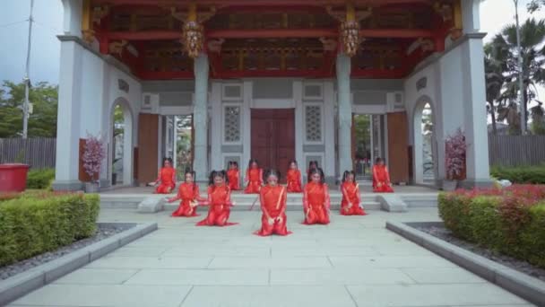 Bandung Indonezja Października 2021 Grupa Chińskich Dzieci Tańczących Razem Stylu — Wideo stockowe