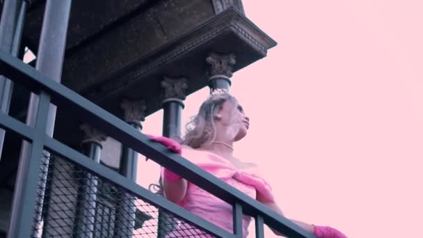 Princess Pink Bride Dress Enjoyed View Fenced Balcony Morning — Vídeo de Stock