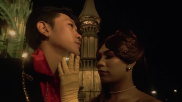 Romantikus Pillanat Pár Miközben Táncolnak Keringőt Együtt Táncparketten Palotában Party — Stock videók