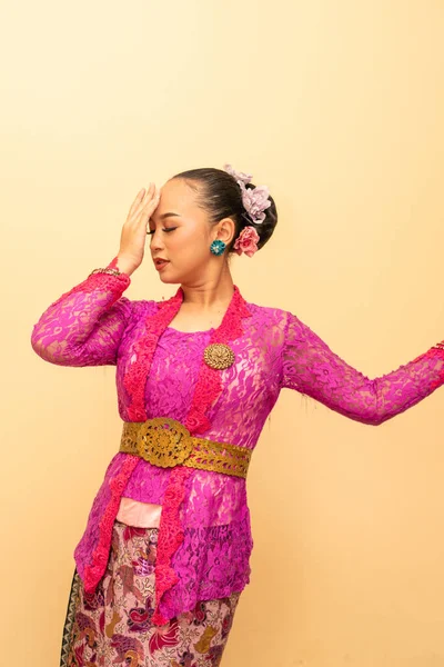 Javanese Žena Sobě Tradiční Růžové Šaty Názvem Kebaya Den Indonéské — Stock fotografie