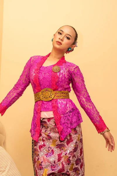 Piękna Panna Młoda Balinese Kobieta Różowych Sukienkach Makijaż Twarzy Przed — Zdjęcie stockowe