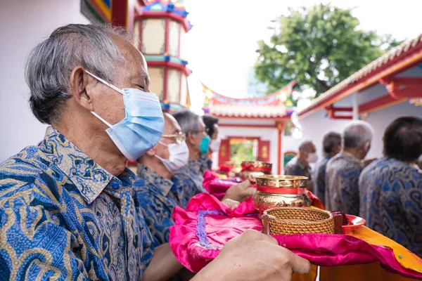 Bandung Indonesia Enero 2022 Comunidad Budista Reza Junto Con Los —  Fotos de Stock