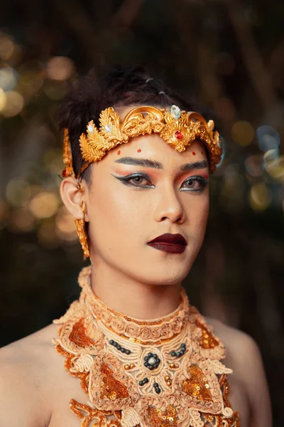 Portrait Thailand Man Wearing Golden Necklace Golden Crown While Shirtless — Stock Photo, Image